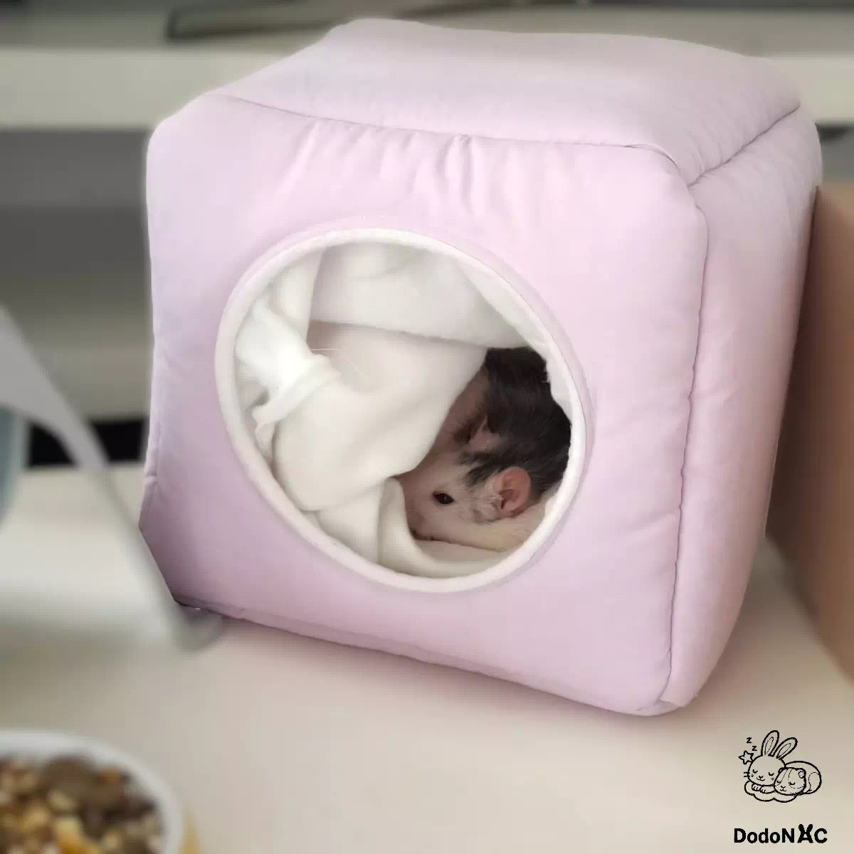 rat dans dodo cube dodoNAC douillet et confortable pour un bien être optimal fait main et personnalisable