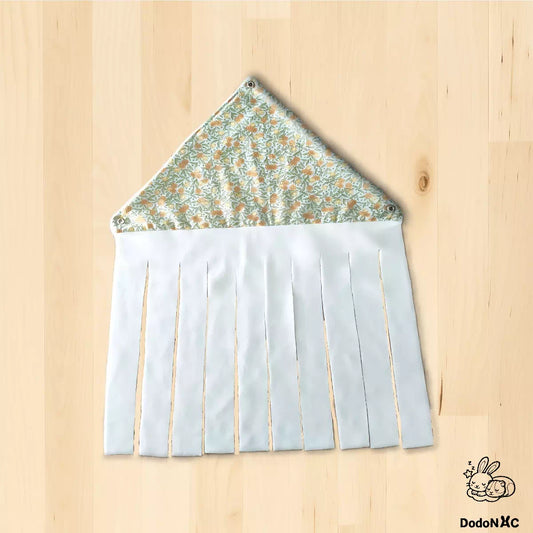 hamac rideau à franges dodoNAC vue de face coté tissu pour cage de rongeurs, cochon d'inde, lapin, souris fait main et personnalisable