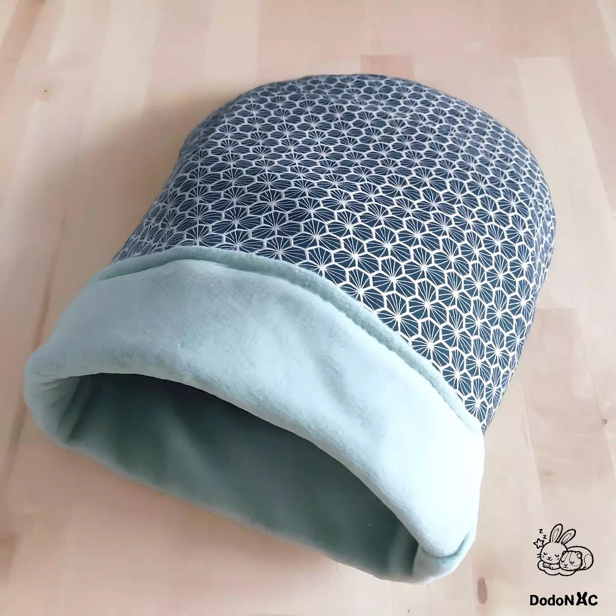 sac couchage molletonné avec intérieur en polaire menthe et tissu géométrique dodoNAC cachette et lit confortable pour petits rongeurs, rat, souris, cochon d'inde fait main et personnalisable