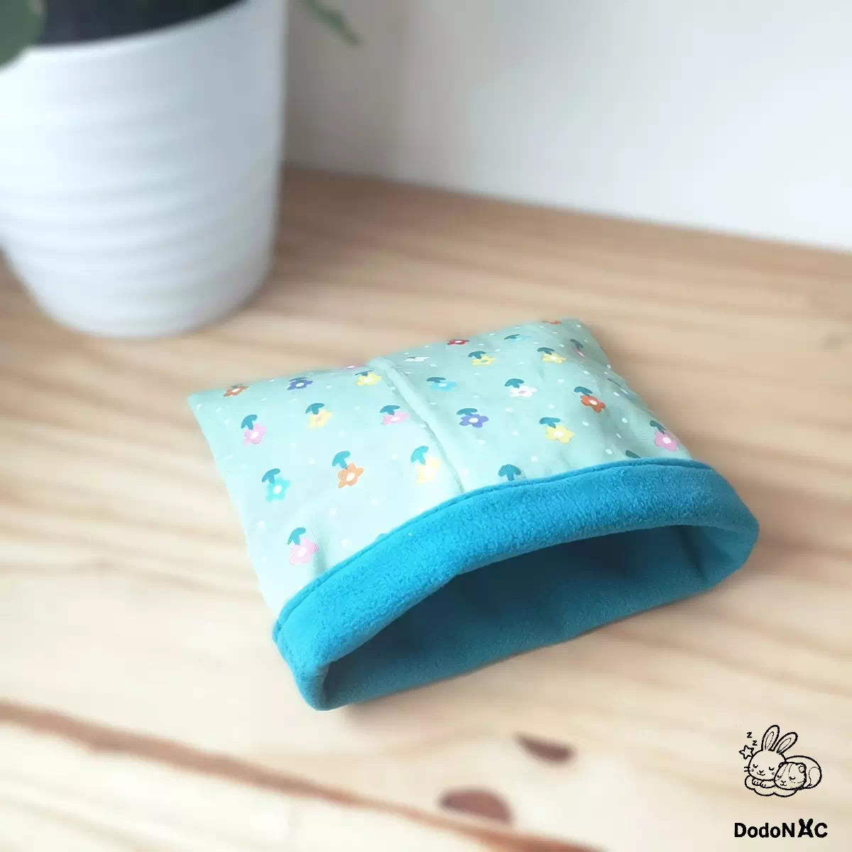 sac à calin ou sac de couchage taille S (20x20cm) avec tissu motif fleurs dodoNAC pour petits rongeurs, souris, hamster et rats doux et confortable fait main et personnalisable