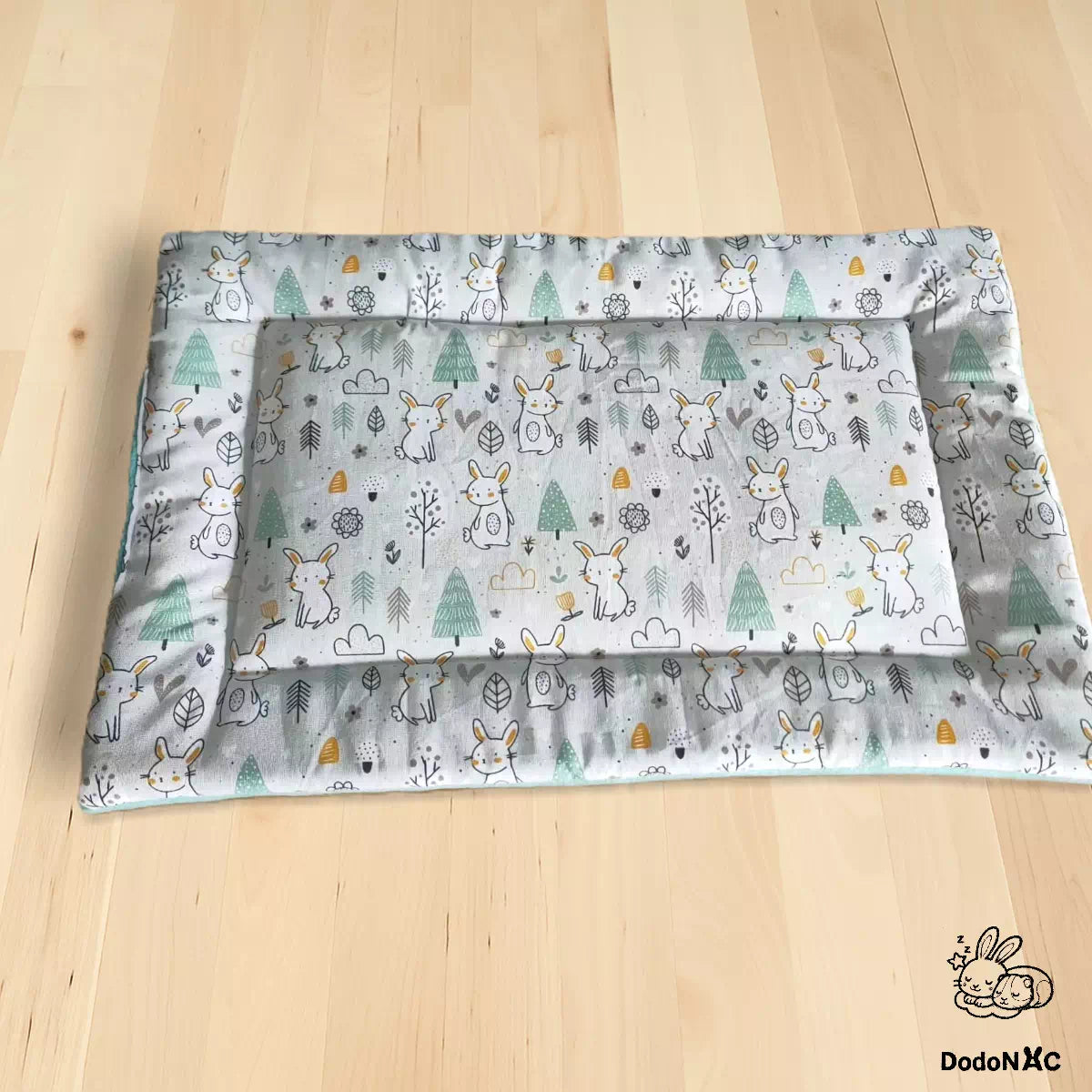 tapis moelleux rembourré dodoNAC pour petits animaux, lapins, furets, chat fait main douillé et confortable personnalisé avec un tissu motif lapins