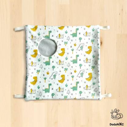 hamac cachette dodoNAC taille M (30x30cm) présenté à plat, lit douillet fait main pour rat, gerbille, octodon avec ouverture ronde