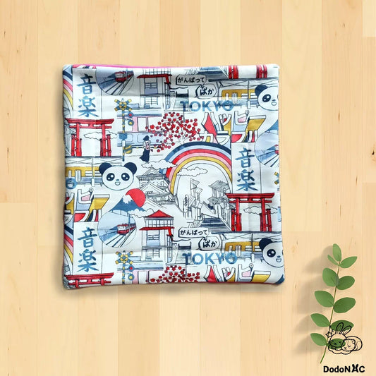 Pee pad tapis litiére et absorbant lavable taille M (30x30cm) dodoNAC pour rongeurs, chinchilla, cochon d'inde, lapins, rat, furet fait main et  personnaliser présenté avec un tissu style japonais 
