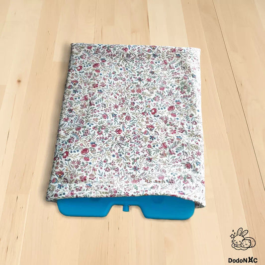 tapis rafraîchissant 3 en 1 d'été dodoNAC pour éviter les coups de chaud des rongeurs, lapins, cochon d'inde et petits animaux avec pain de glace et fonction tapis litiére absorbant fait main et personnalisable
